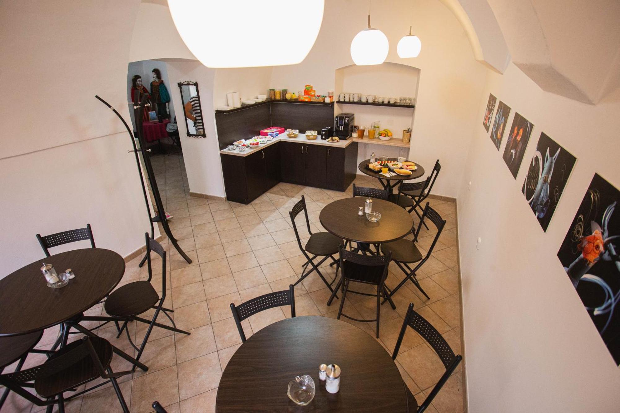 Penzion Amatka Hradec Kralove Exterior photo